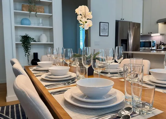 Holiday home New Lux Townhome Off Magnolia Rooftop Patio *