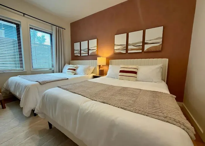 New Lux Townhome Off Magnolia Rooftop Patio * Fort Worth