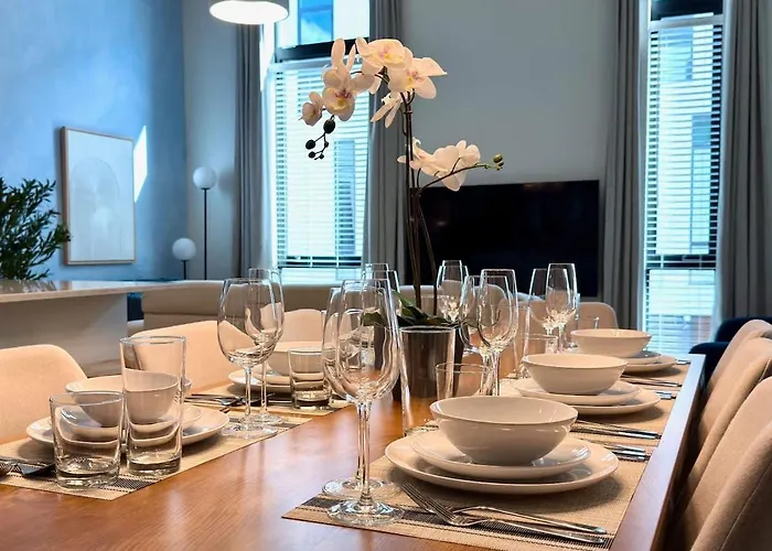New Lux Townhome Off Magnolia Rooftop Patio *