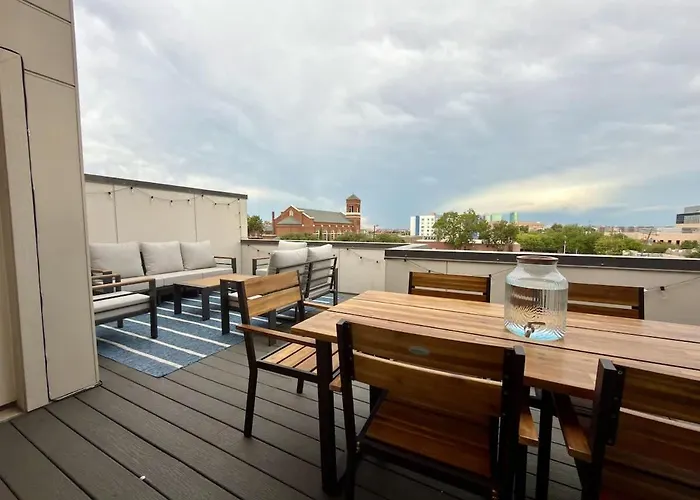 New Lux Townhome Off Magnolia Rooftop Patio Holiday home Fort Worth